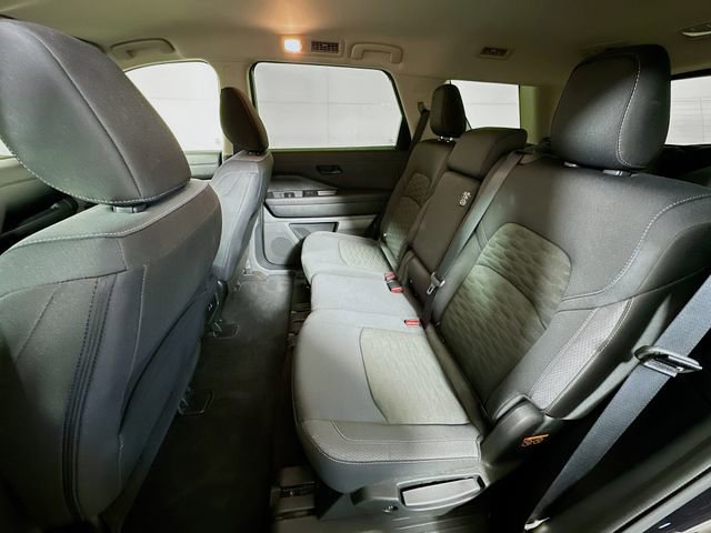Used 2025 Nissan Pathfinder SV image 22
