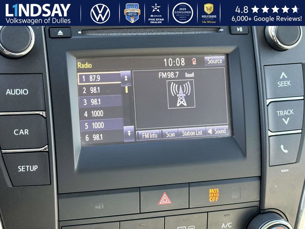 Used 2017 Toyota Camry SE image 15