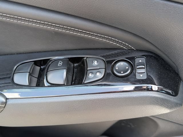 Used 2023 Nissan Altima 2.5 SV w/ SV Premium Package FWD image 19