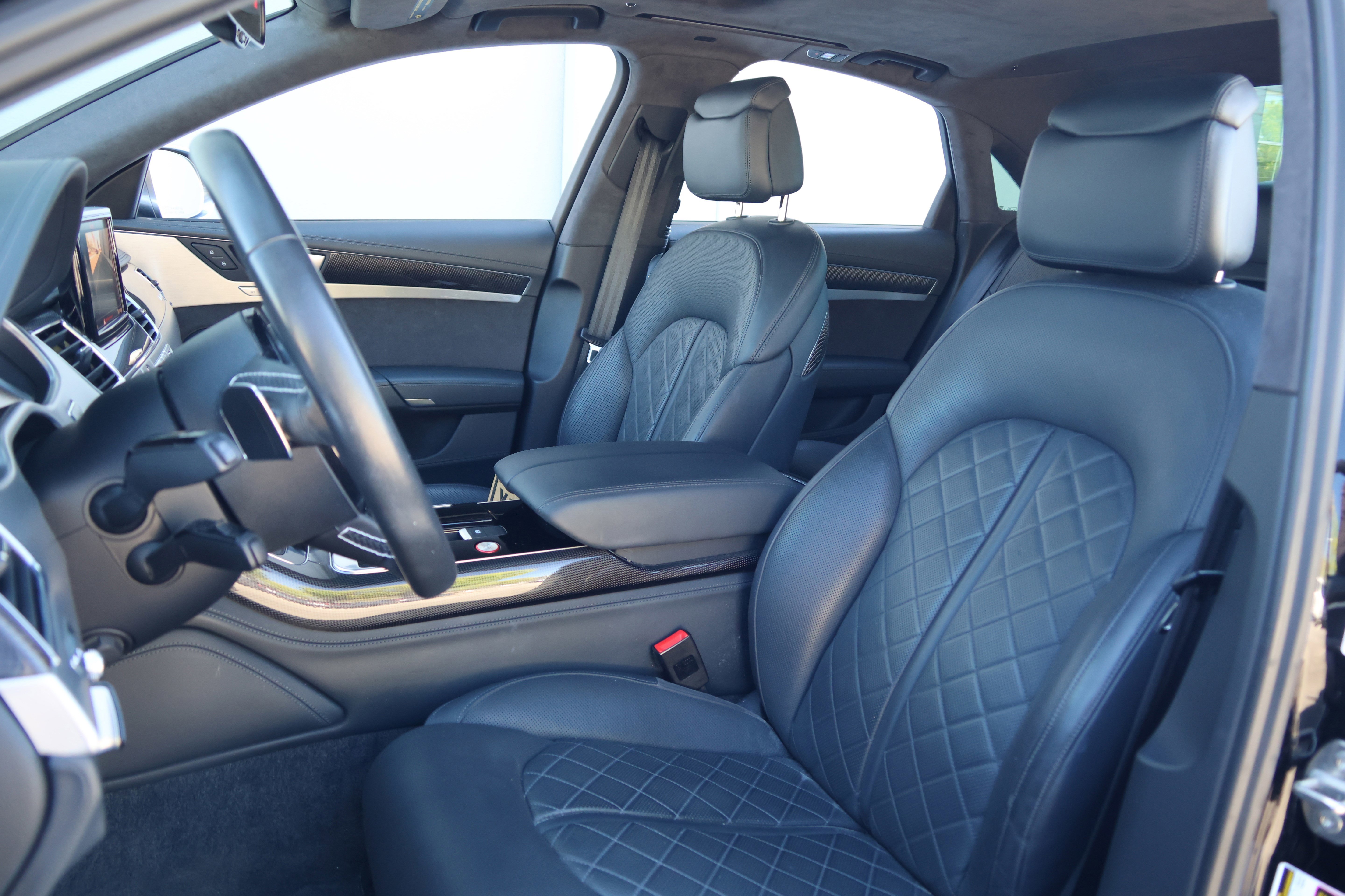 Used 2016 Audi S8 image 33