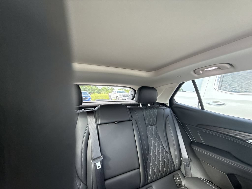 Certified 2023 Buick Envision Avenir FWD image 32