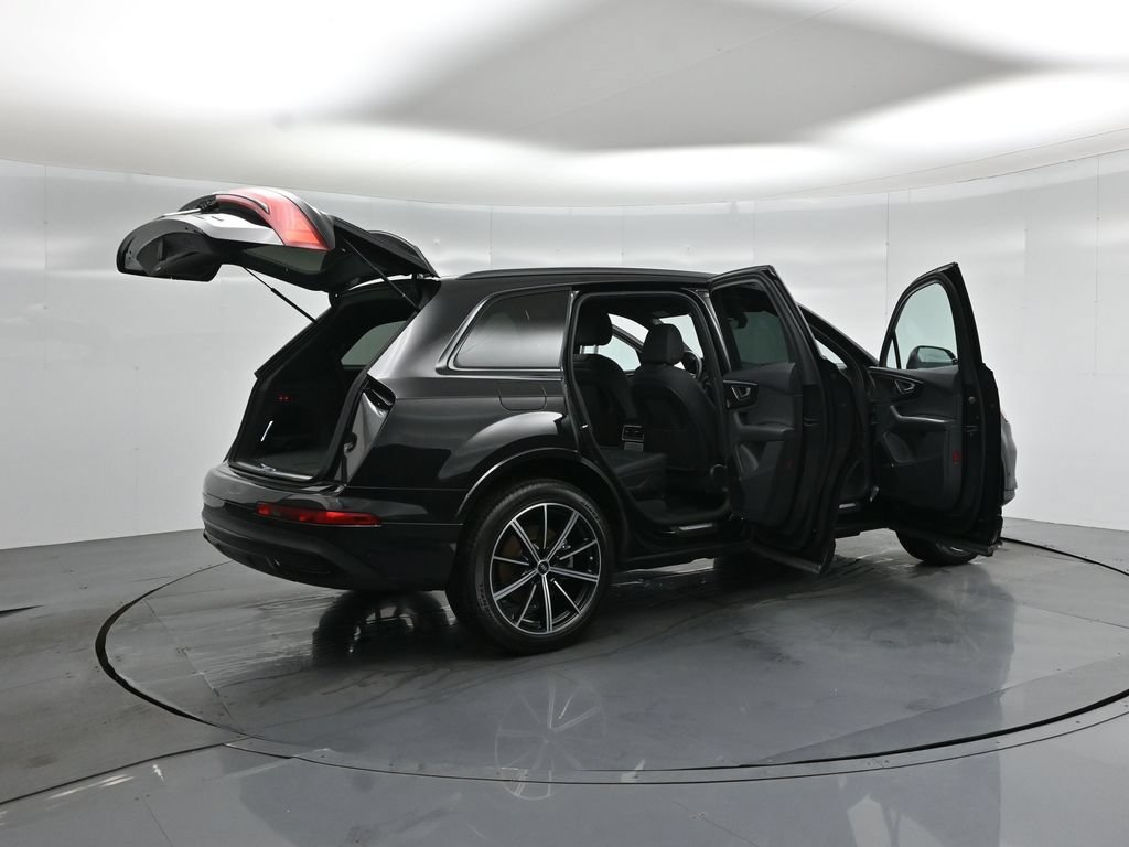 Used 2022 Audi Q7 3.0T Premium Plus w/ Premium Plus Package AWD/4WD image 5