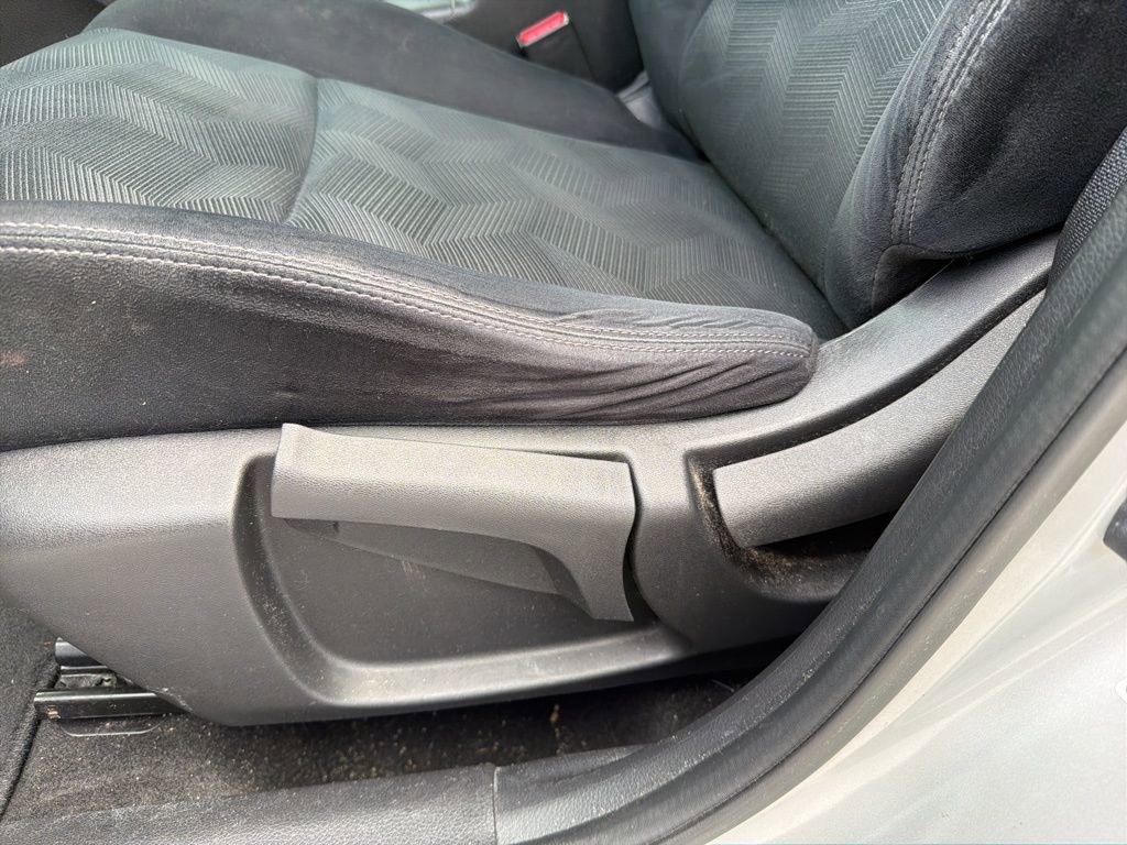 Used 2016 Nissan Rogue S image 15