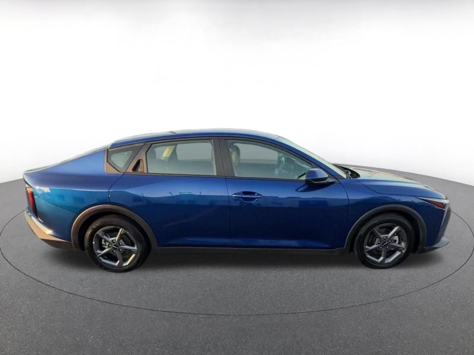 Used 2025 Kia K4 FWD image 16