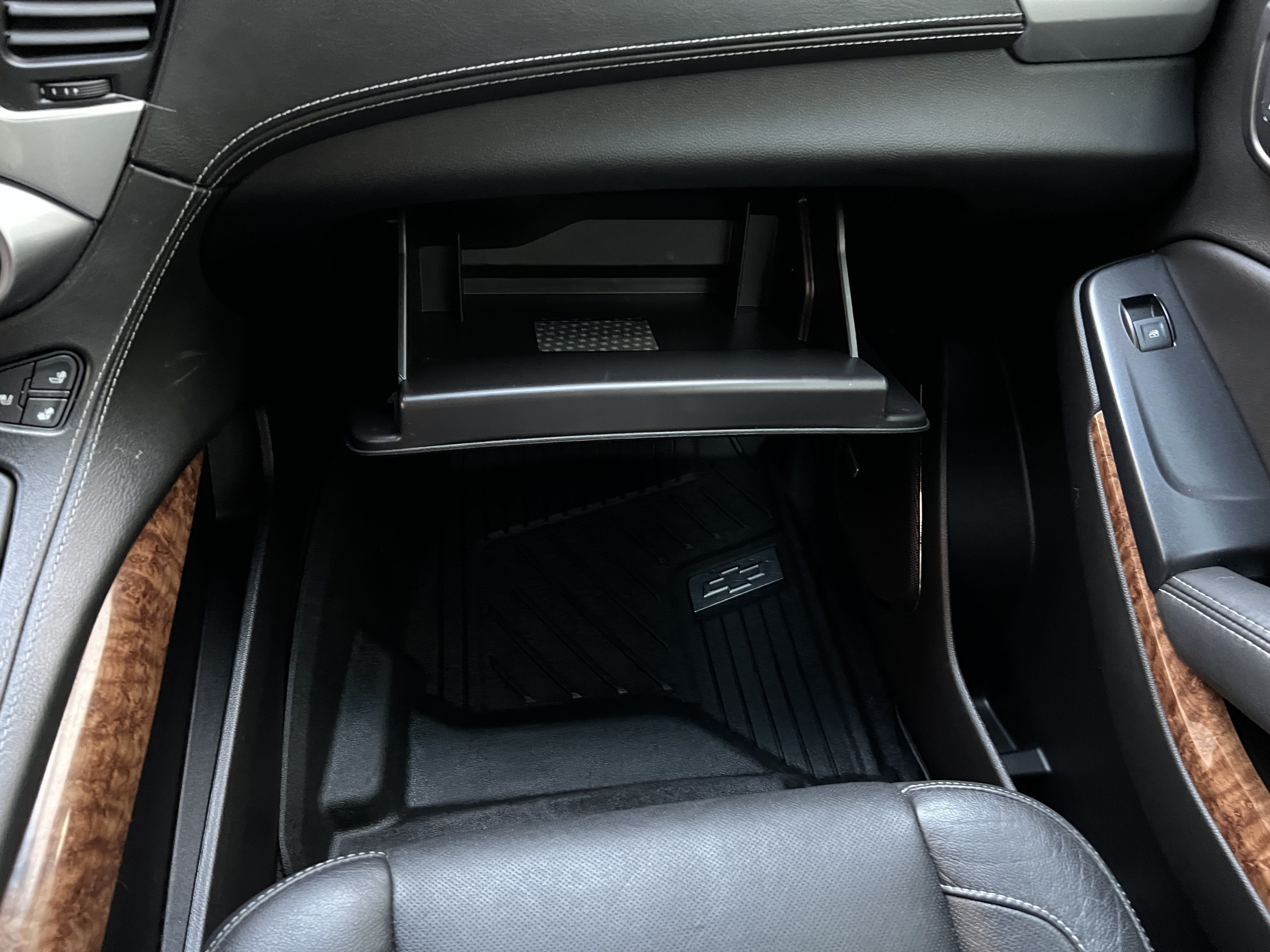 Used 2018 Chevrolet Tahoe Premier w/ RST Edition AWD/4WD image 38