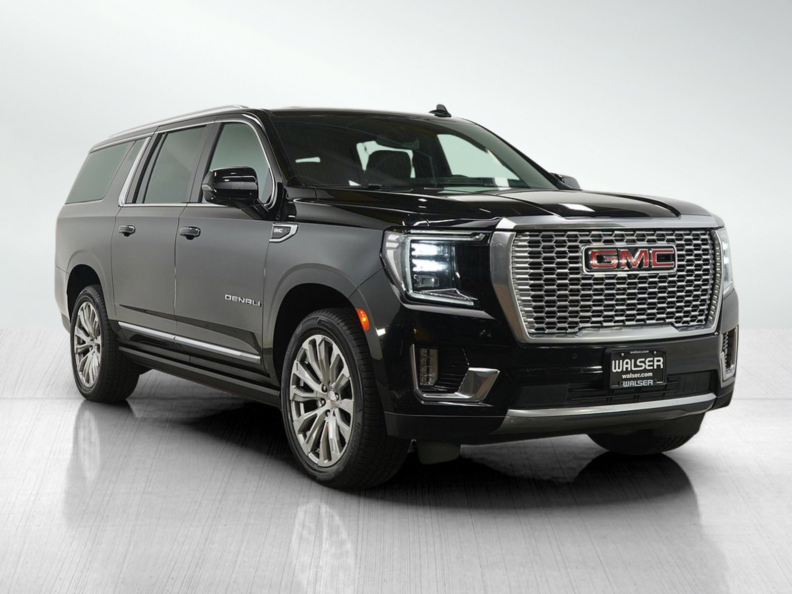 Used 2022 GMC Yukon XL Denali image 7