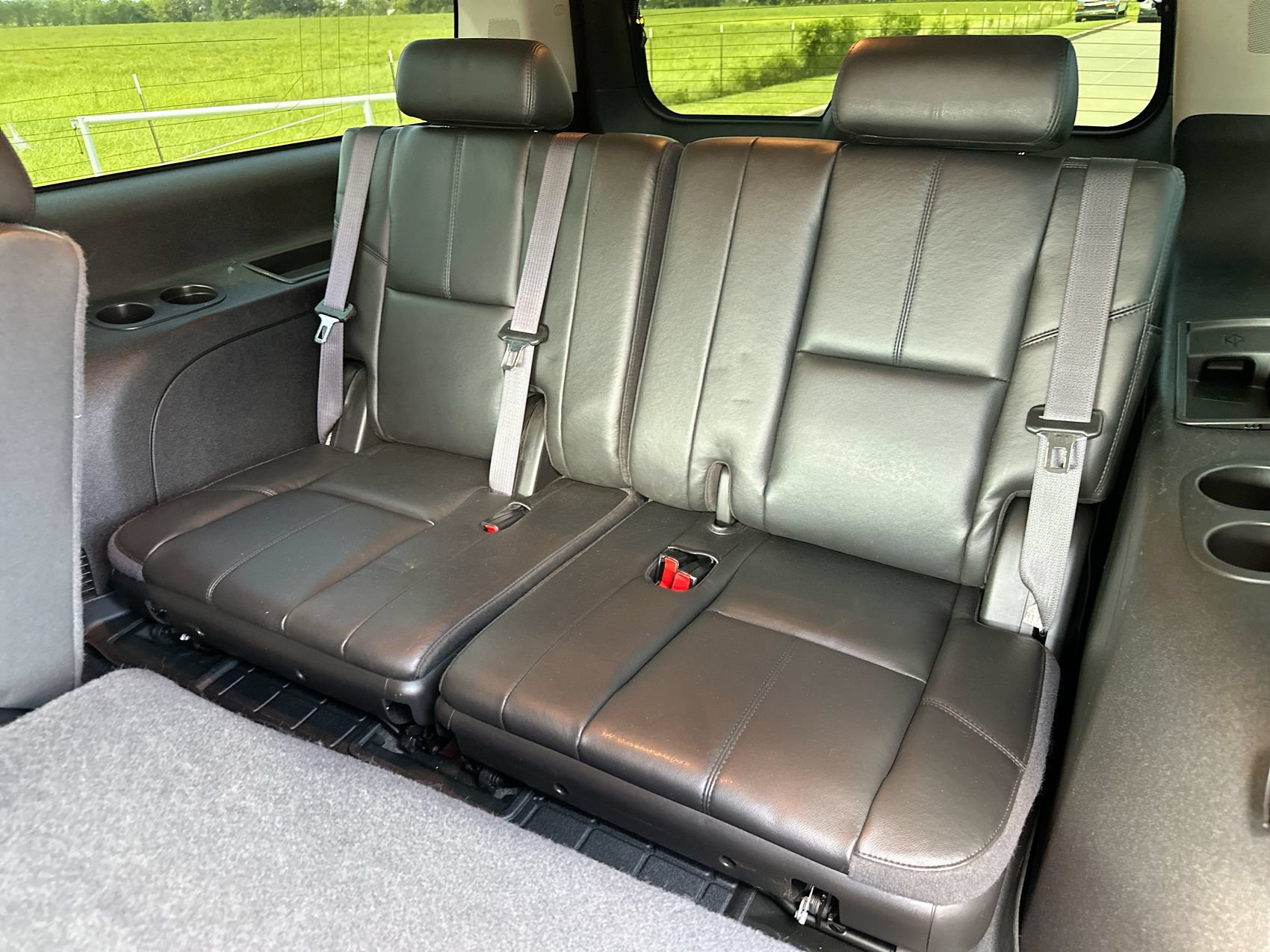 Used 2011 Chevrolet Suburban 2500 LT w/ Luxury Package AWD/4WD image 22