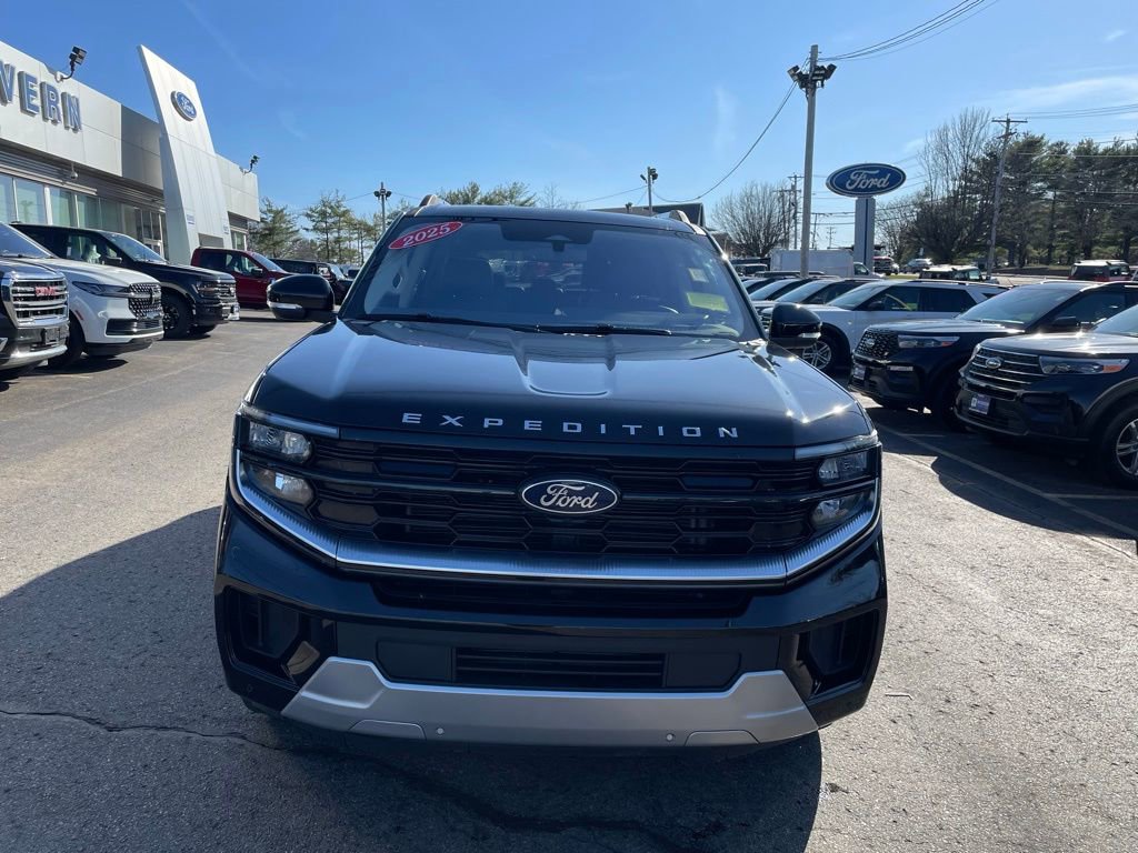 Used 2025 Ford Expedition Platinum image 9