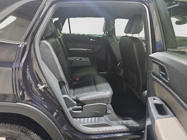 Used 2023 Volkswagen Atlas Cross Sport SE AWD/4WD image 28