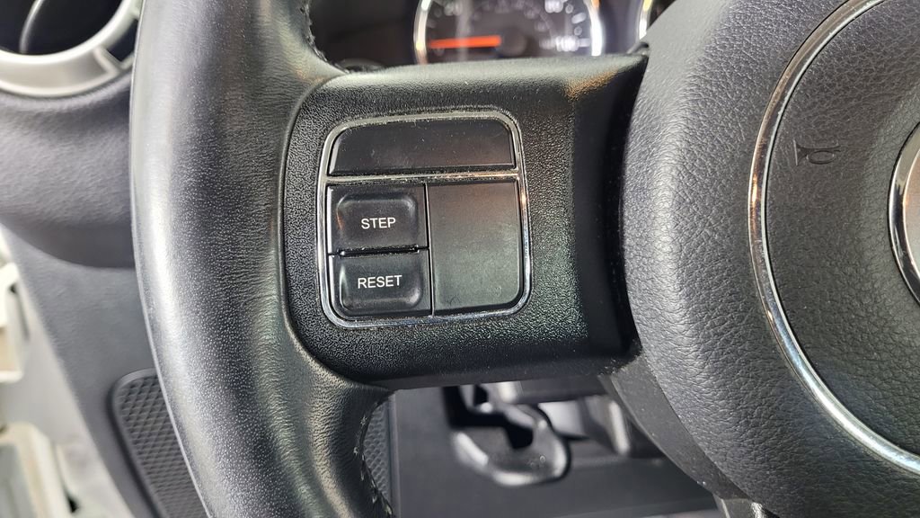 Used 2018 Jeep Wrangler Unlimited Sahara image 16