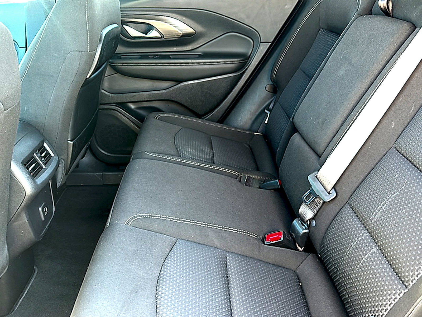 Used 2024 GMC Terrain SLE FWD image 18