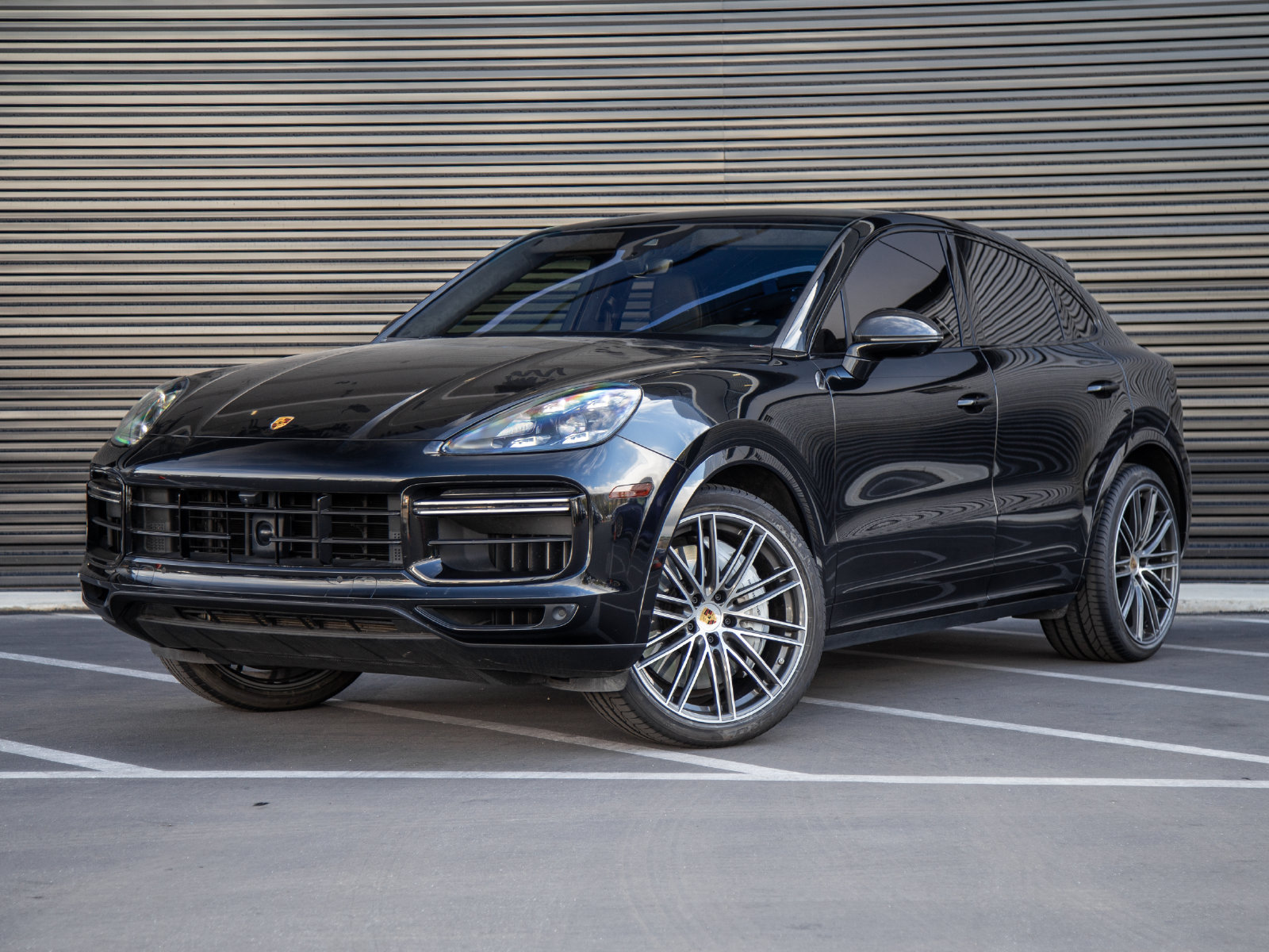 Certified 2023 Porsche Cayenne Turbo AWD/4WD image 1