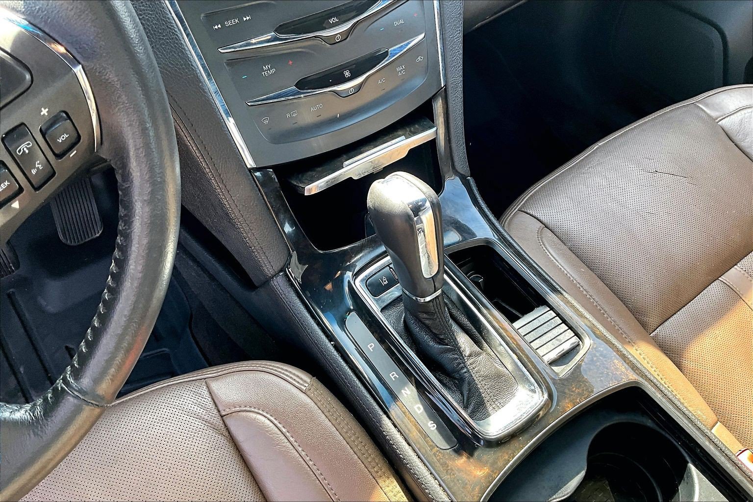 Used 2013 Lincoln MKS AWD image 17