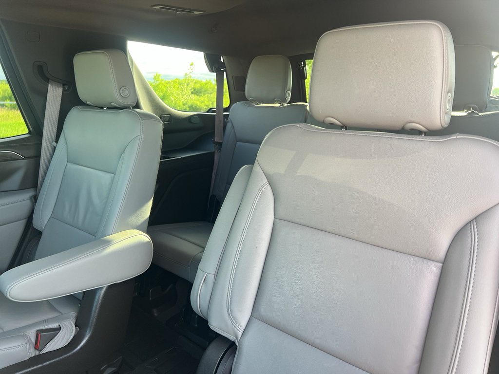 Used 2022 Chevrolet Tahoe LT w/ Luxury Package AWD/4WD image 36