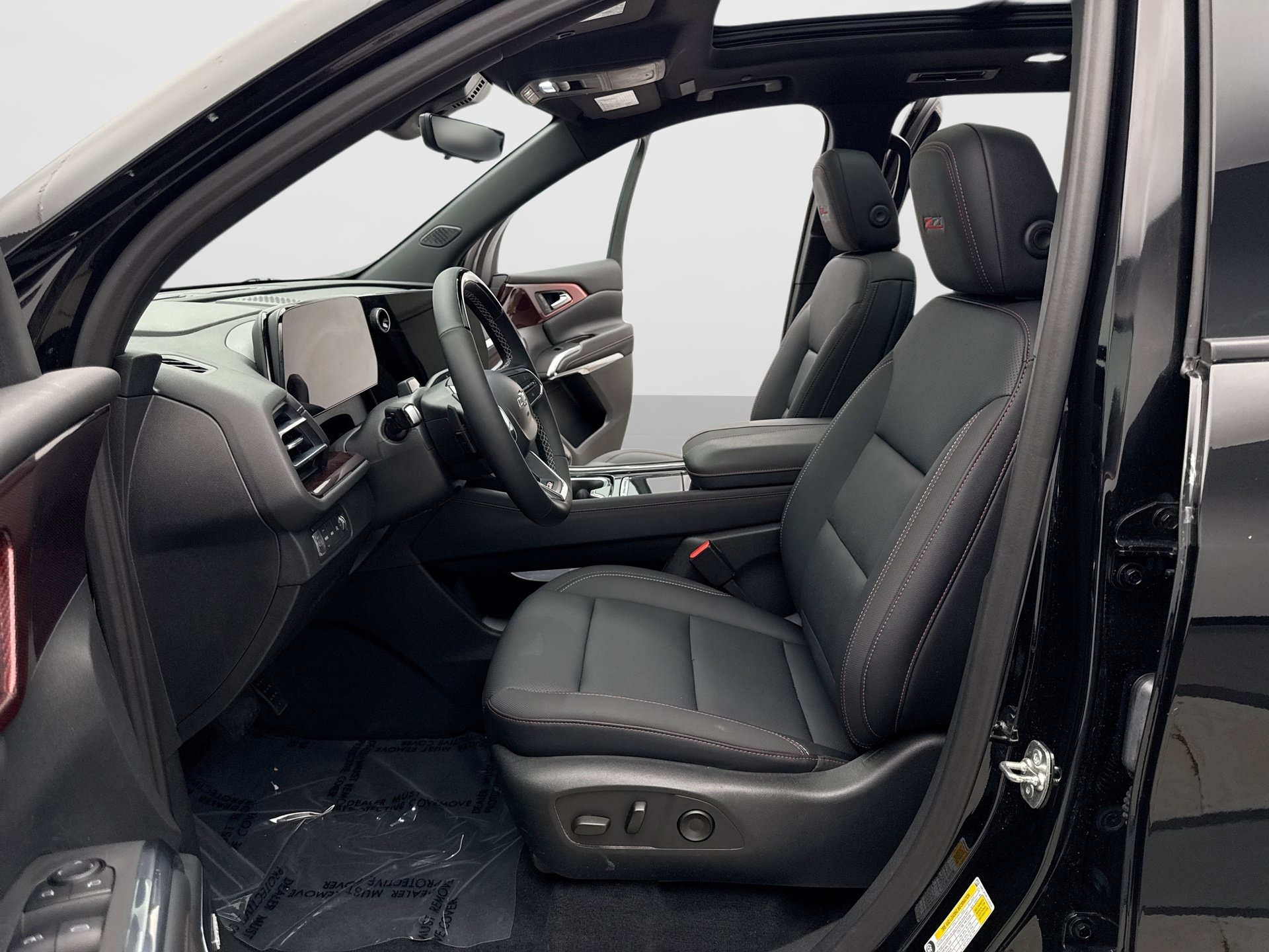 Used 2025 Chevrolet Traverse Z71 w/ Enhanced Driving Package AWD/4WD image 13