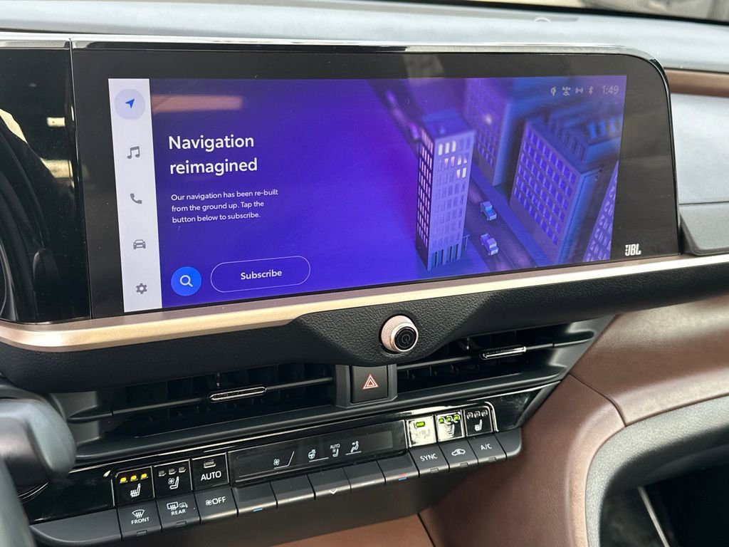 Used 2023 Toyota Crown Limited image 25