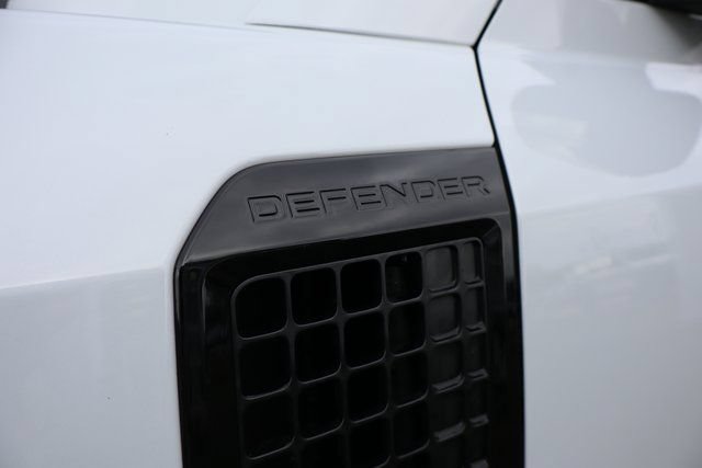 Used 2023 Land Rover Defender 130 X-Dynamic SE AWD/4WD image 8