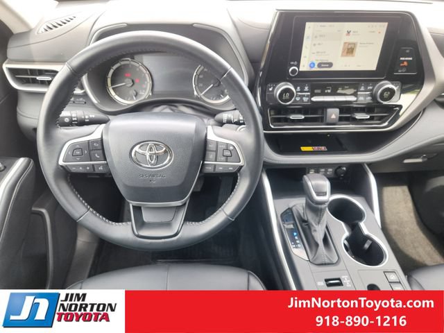 Used 2025 Toyota Highlander XLE AWD/4WD image 27