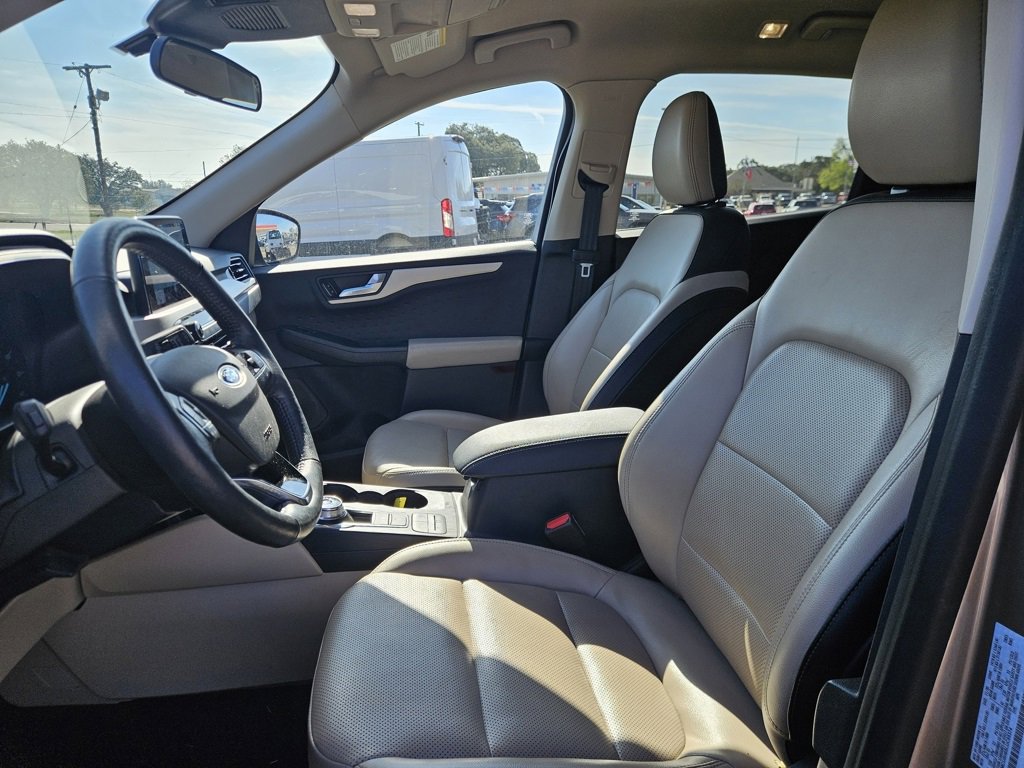 Used 2020 Ford Escape SEL image 9