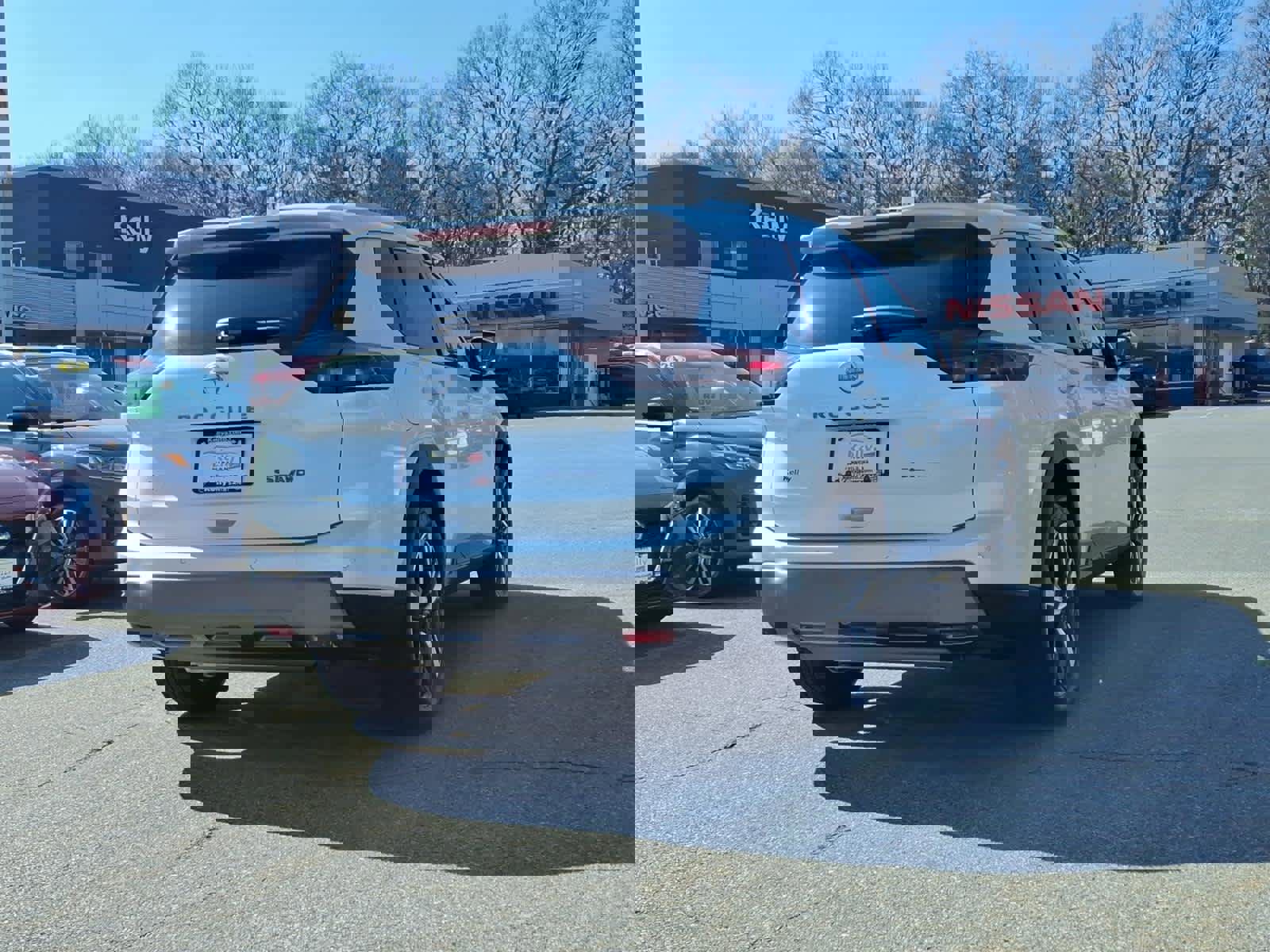 Certified 2026 Nissan Rogue SL AWD/4WD image 4