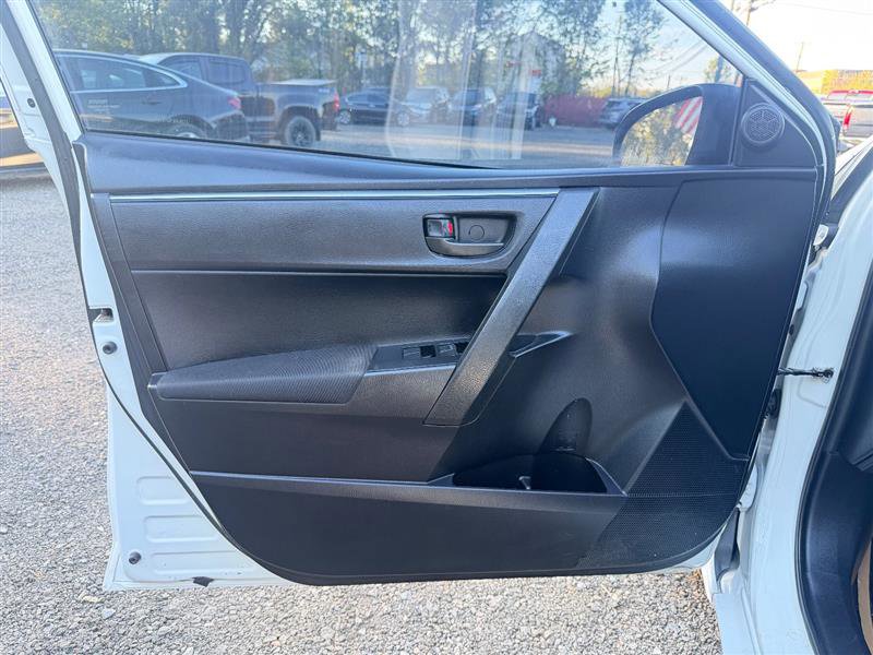 Used 2016 Toyota Corolla L image 12