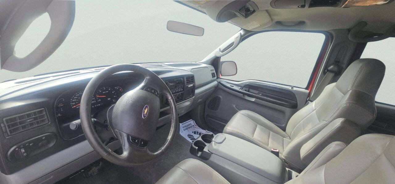Used 2005 Ford Excursion XLT image 9