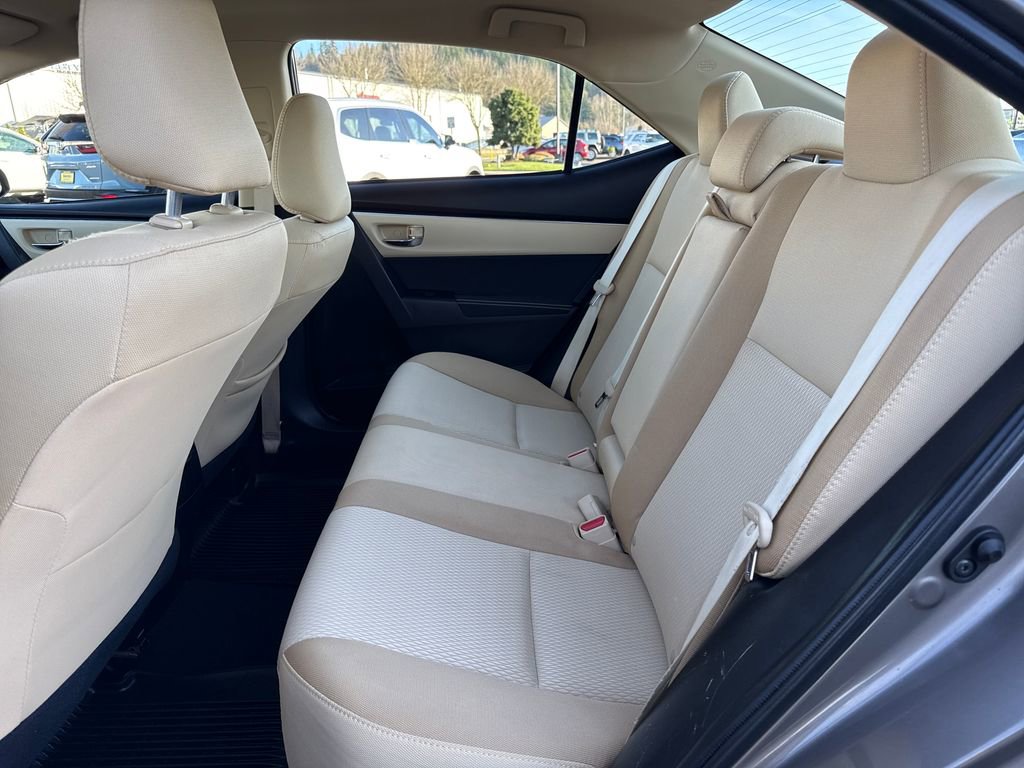 Used 2017 Toyota Corolla LE image 19