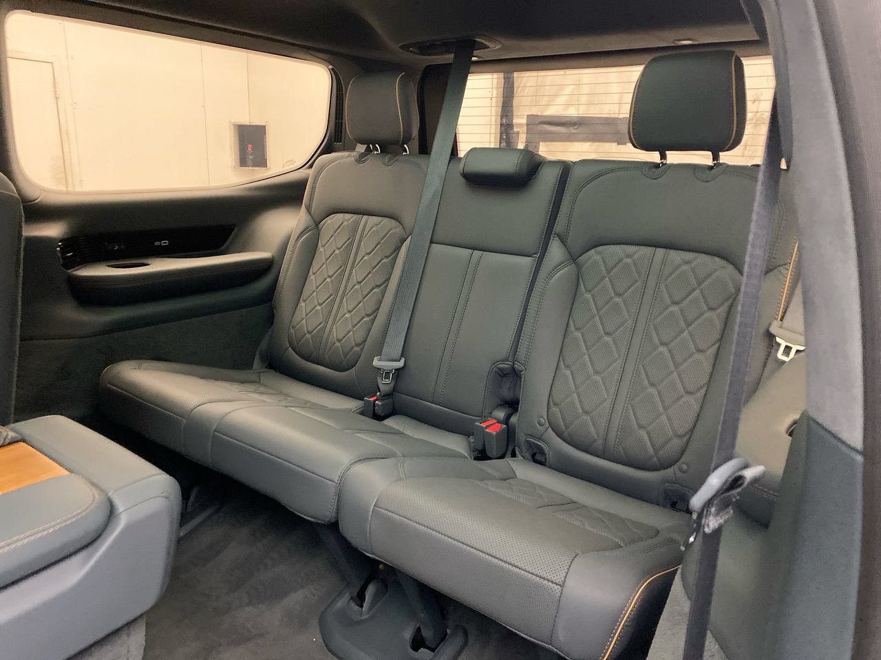 Used 2023 Jeep Grand Wagoneer Series III AWD/4WD image 27