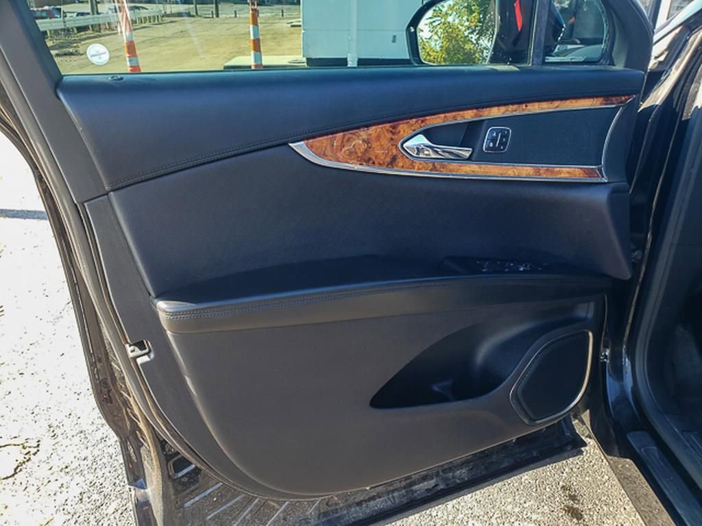 Used 2017 Lincoln MKX Reserve w/ Lincoln MKX Climate Package image 9