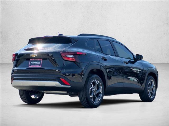 New 2026 Chevrolet Trax LT w/ Driver Confidence Package FWD image 2