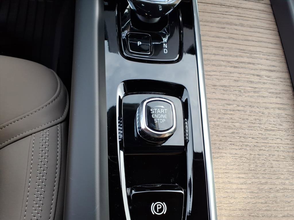 New 2026 Volvo XC60 B5 Plus w/ Protection Package Premier image 21