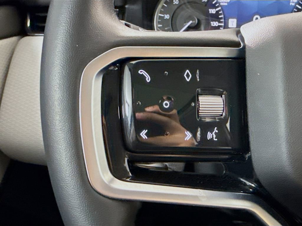 Used 2023 Land Rover Range Rover Evoque R-Dynamic S image 11