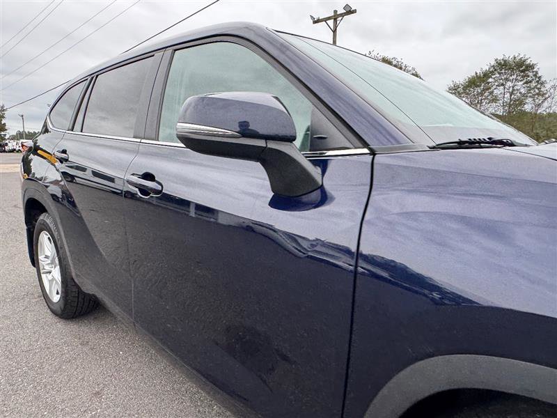Used 2024 Toyota Highlander LE image 22