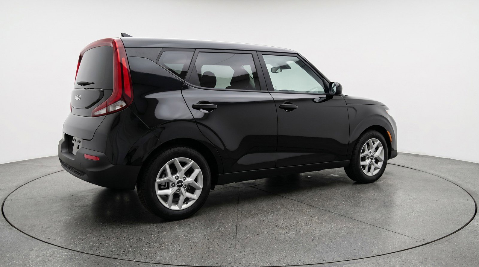 Used 2025 Kia Soul LX w/ LX Technology Package FWD image 9