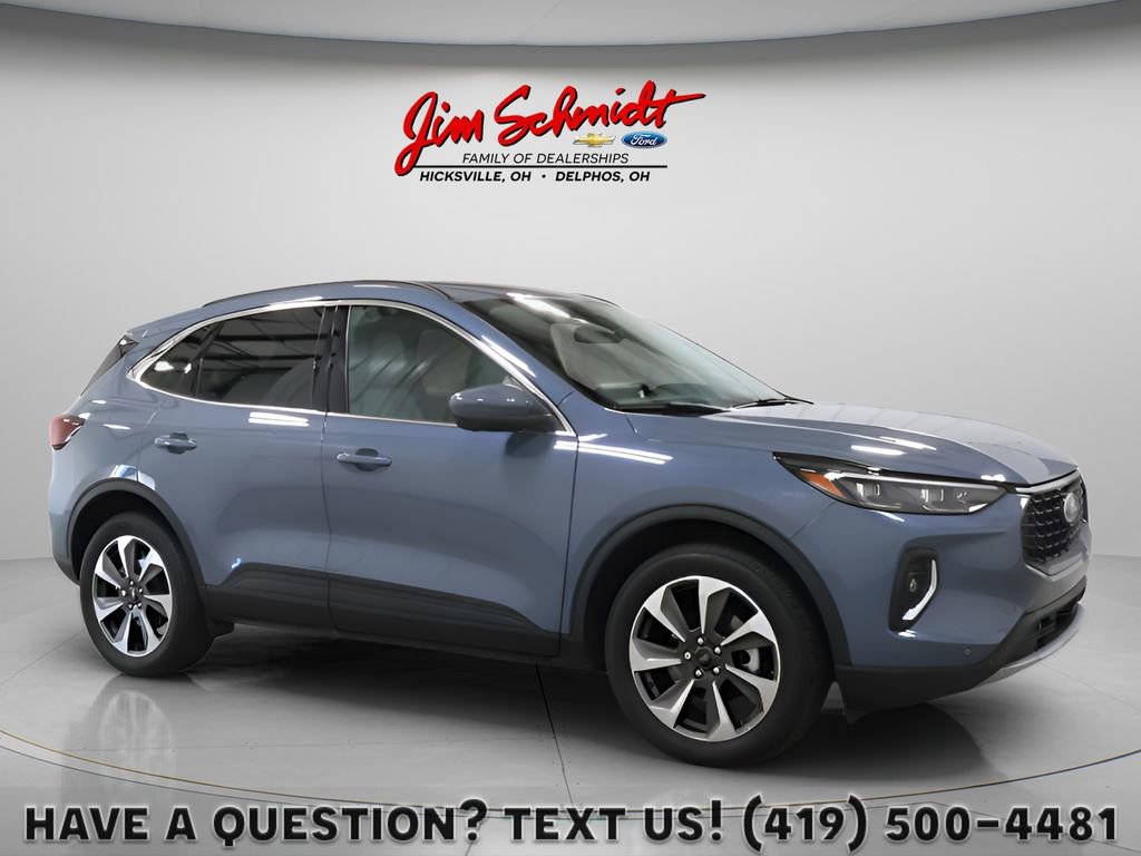 Used 2023 Ford Escape Platinum image 1