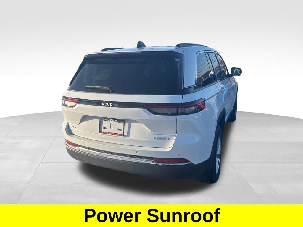 Used 2025 Jeep Grand Cherokee Laredo X image 6