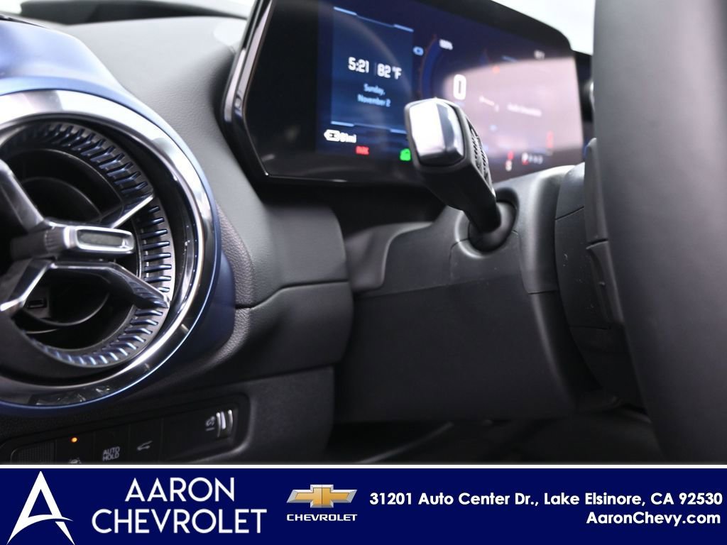 New 2026 Chevrolet Equinox EV LT image 17