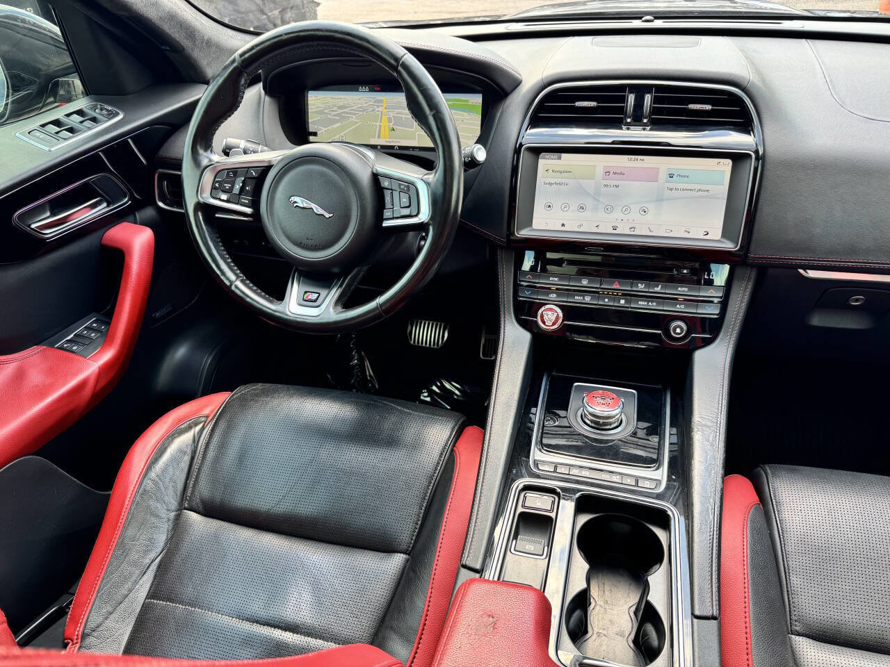 Used 2019 Jaguar F-PACE S image 16