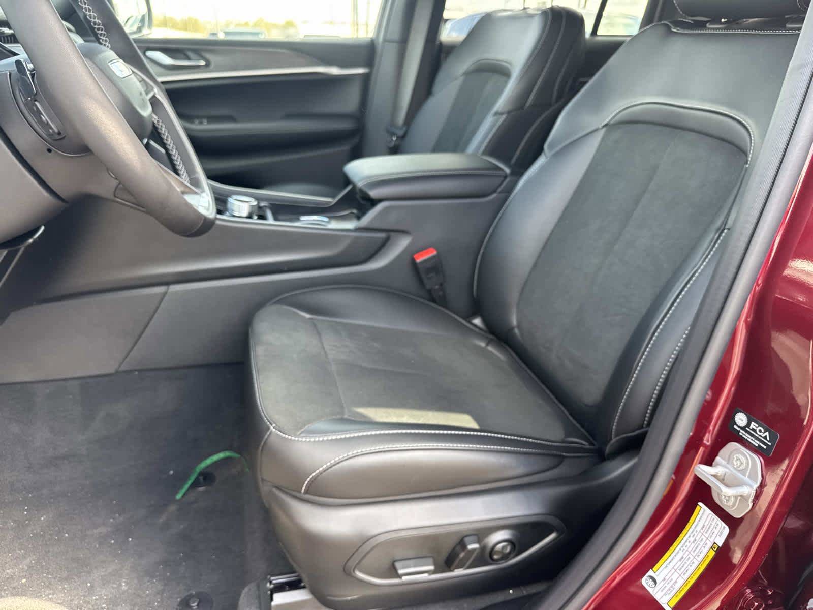 New 2026 Jeep Grand Cherokee Altitude RWD image 11