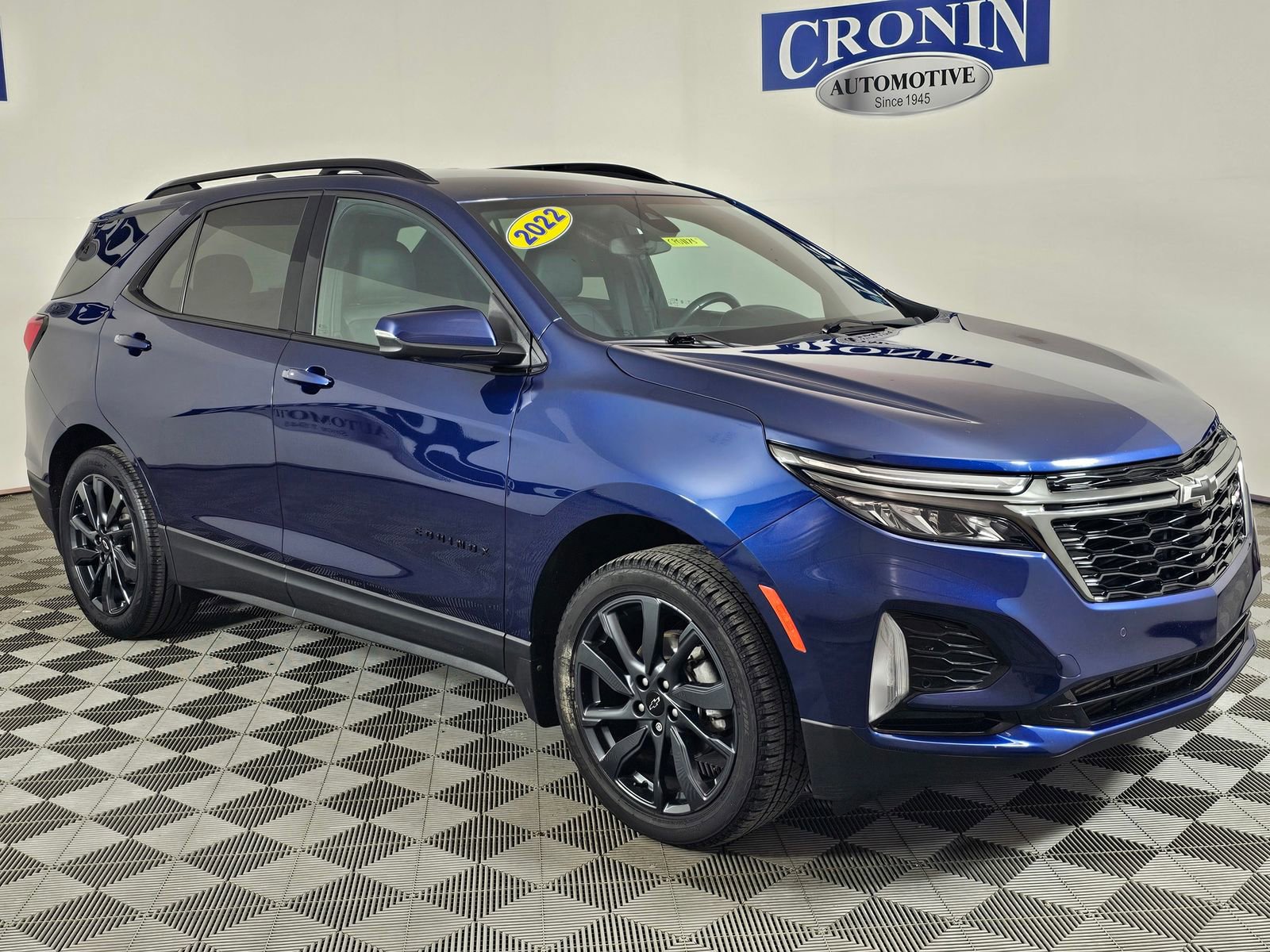 Used 2022 Chevrolet Equinox RS w/ Infotainment Package image 9