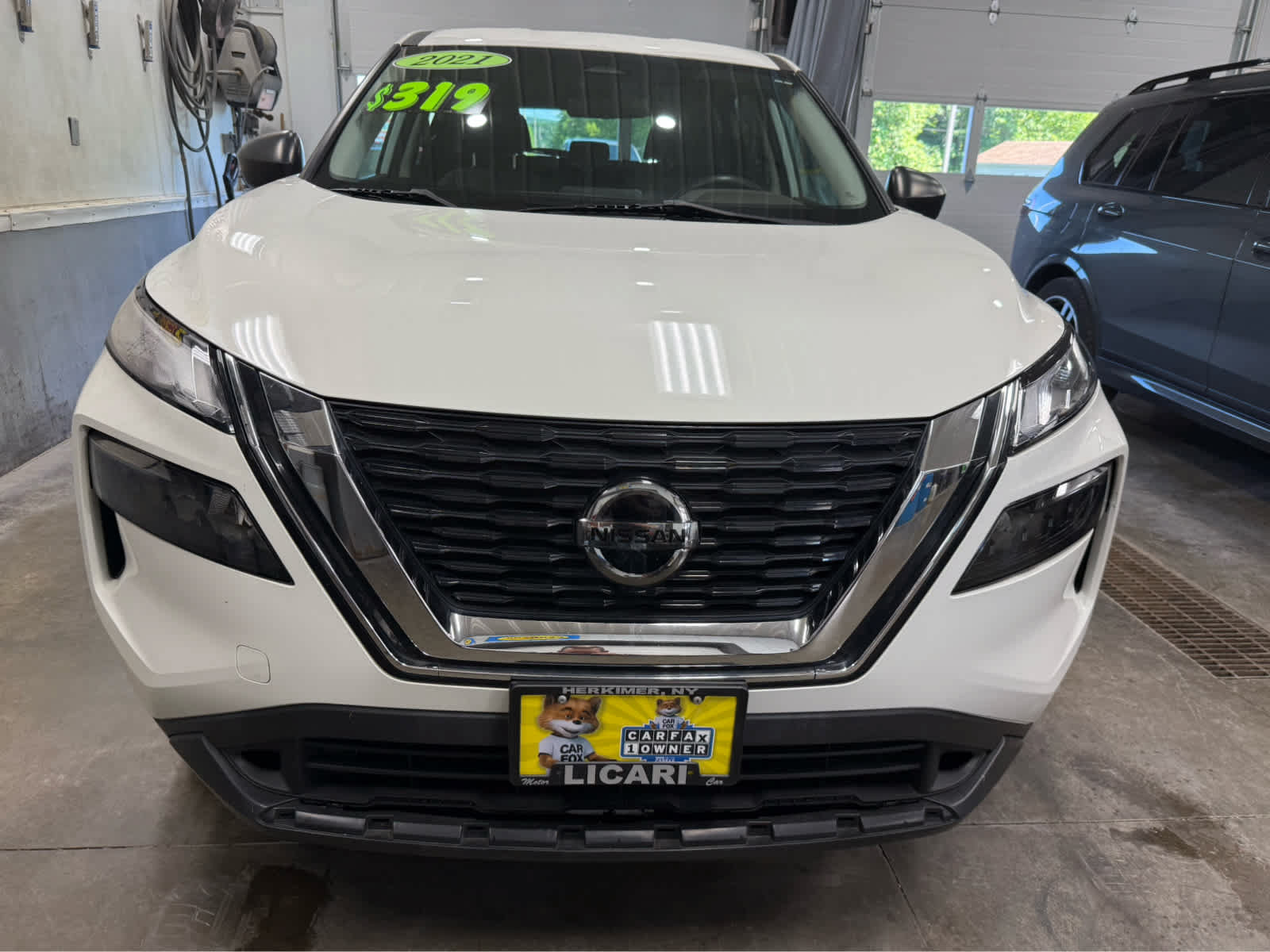 Used 2021 Nissan Rogue S AWD/4WD image 2