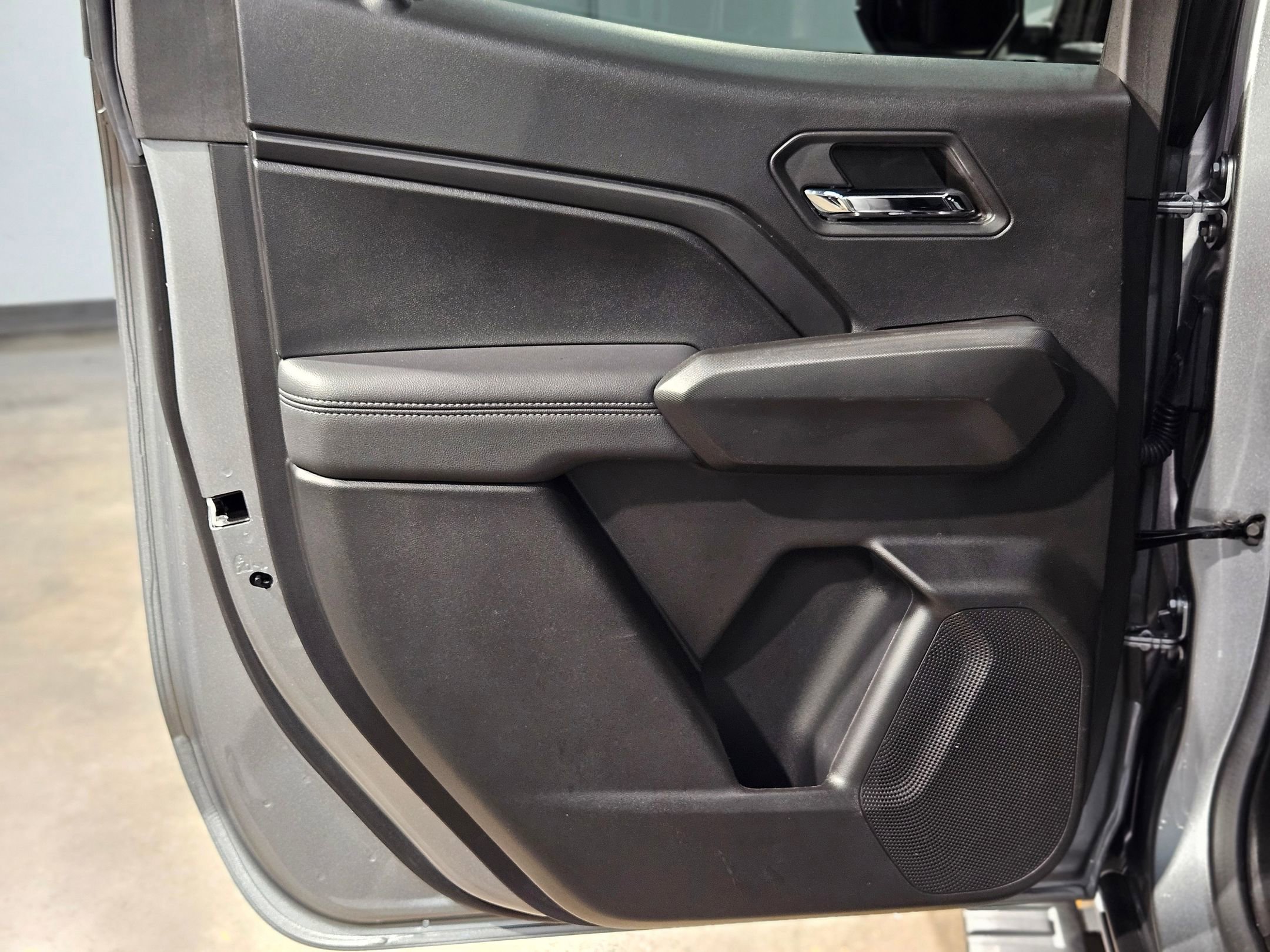 Used 2024 GMC Canyon Elevation w/ Elevation Premium Package image 34