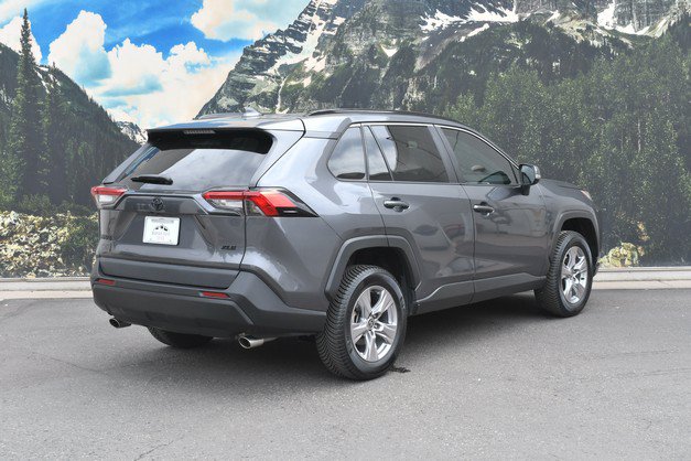 Certified 2022 Toyota RAV4 XLE w/ Convenience Package FWD image 3