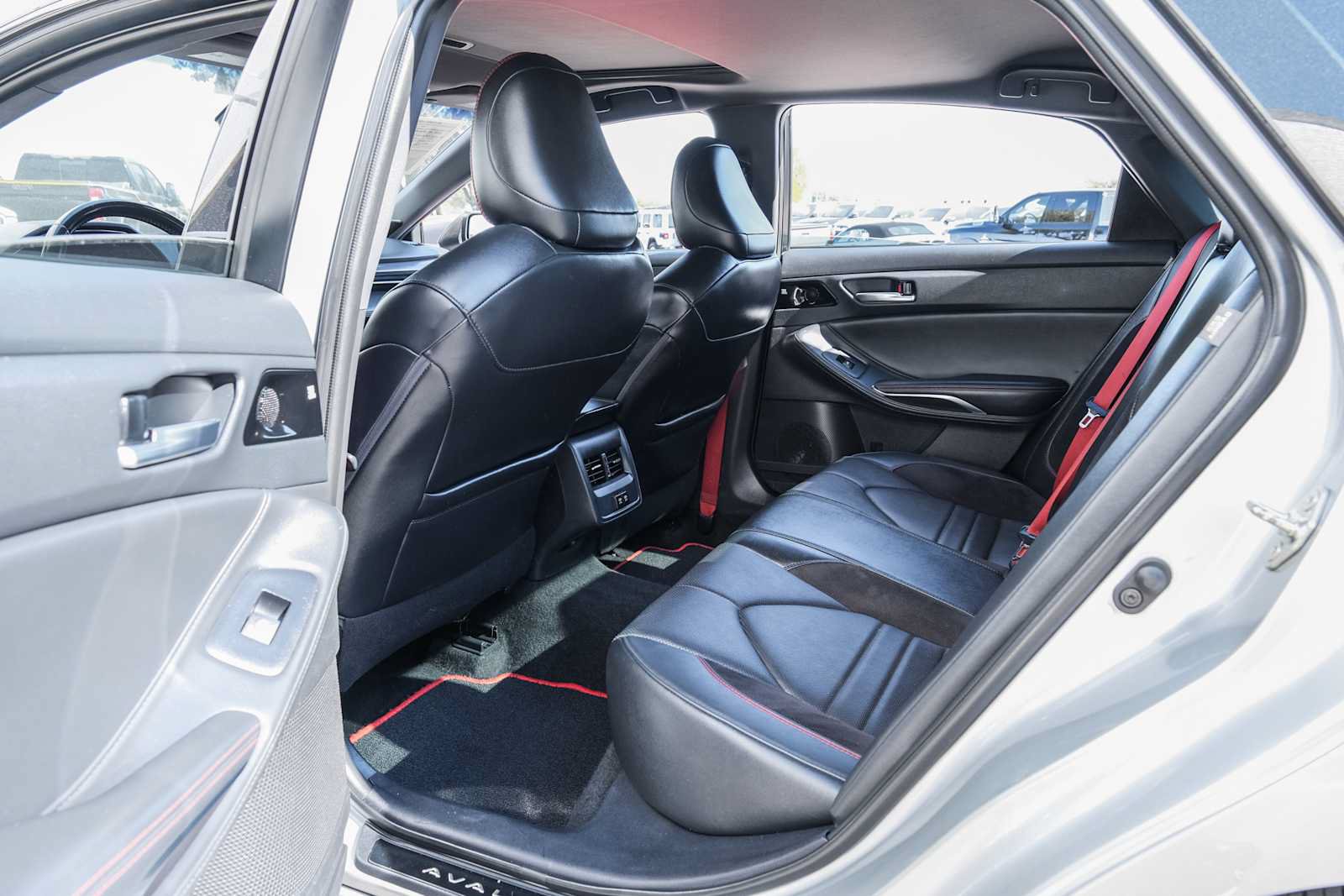 Used 2020 Toyota Avalon TRD FWD image 30