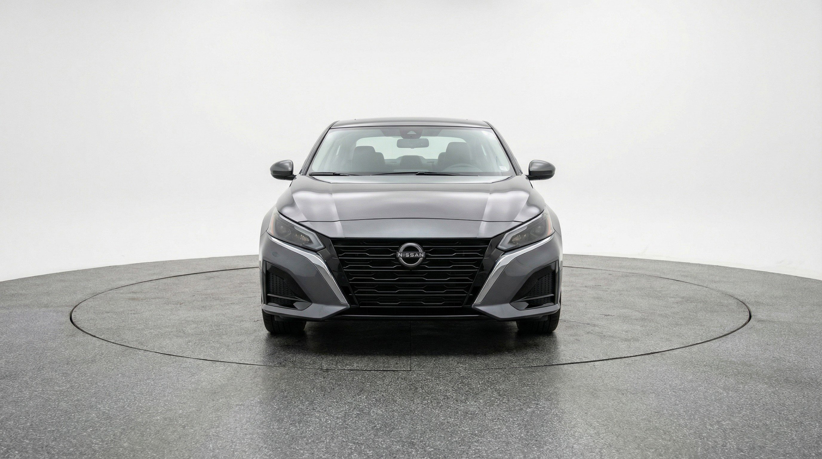 Used 2025 Nissan Altima 2.5 SV image 2