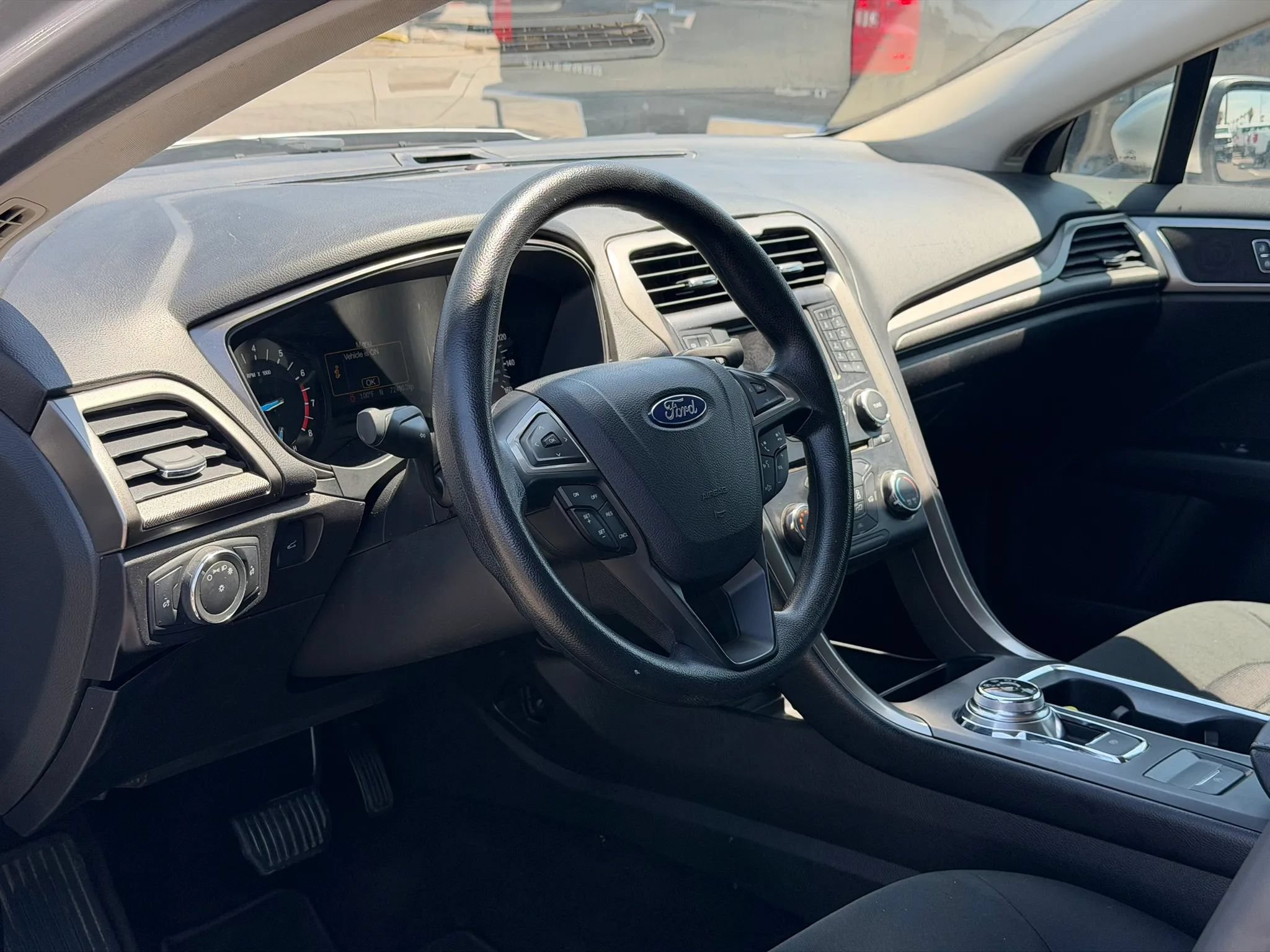 Used 2017 Ford Fusion SE FWD image 19