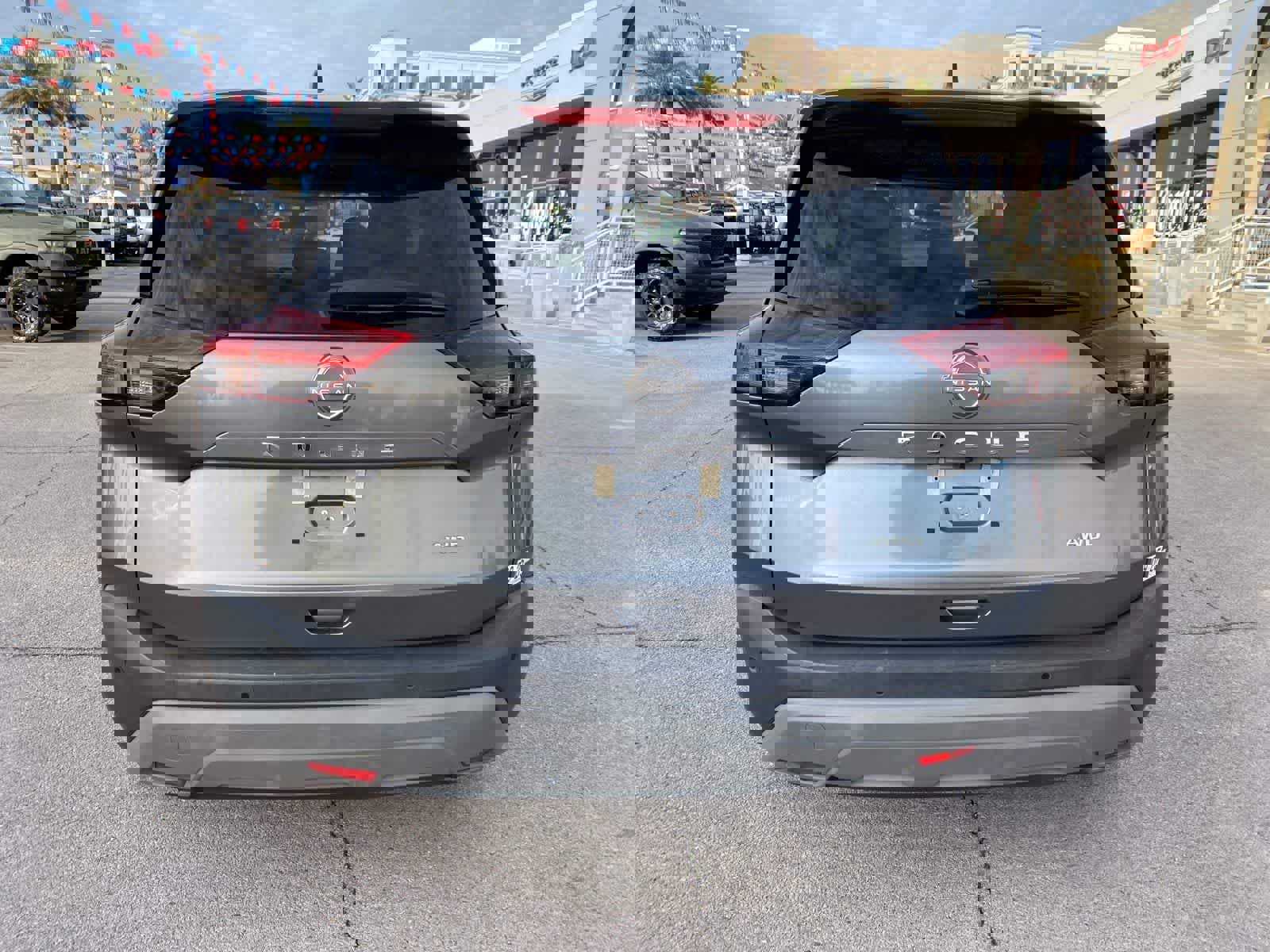 Used 2023 Nissan Rogue S image 8