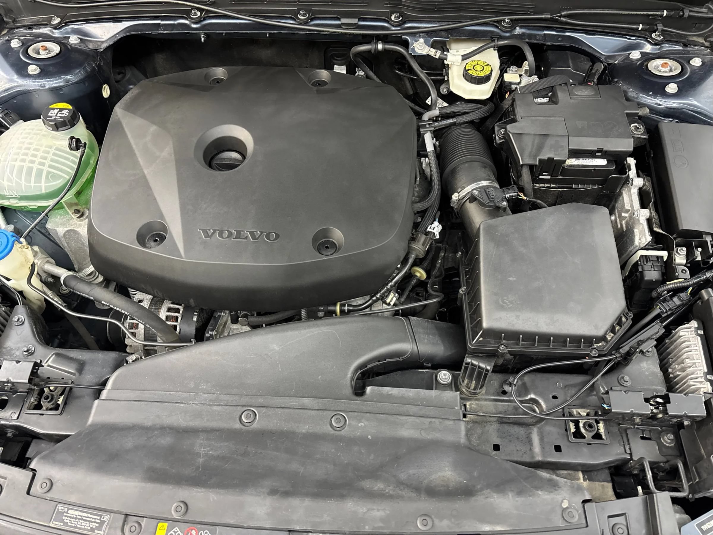 Used 2022 Volvo XC40 T5 R-Design w/ Advanced Package AWD/4WD image 29