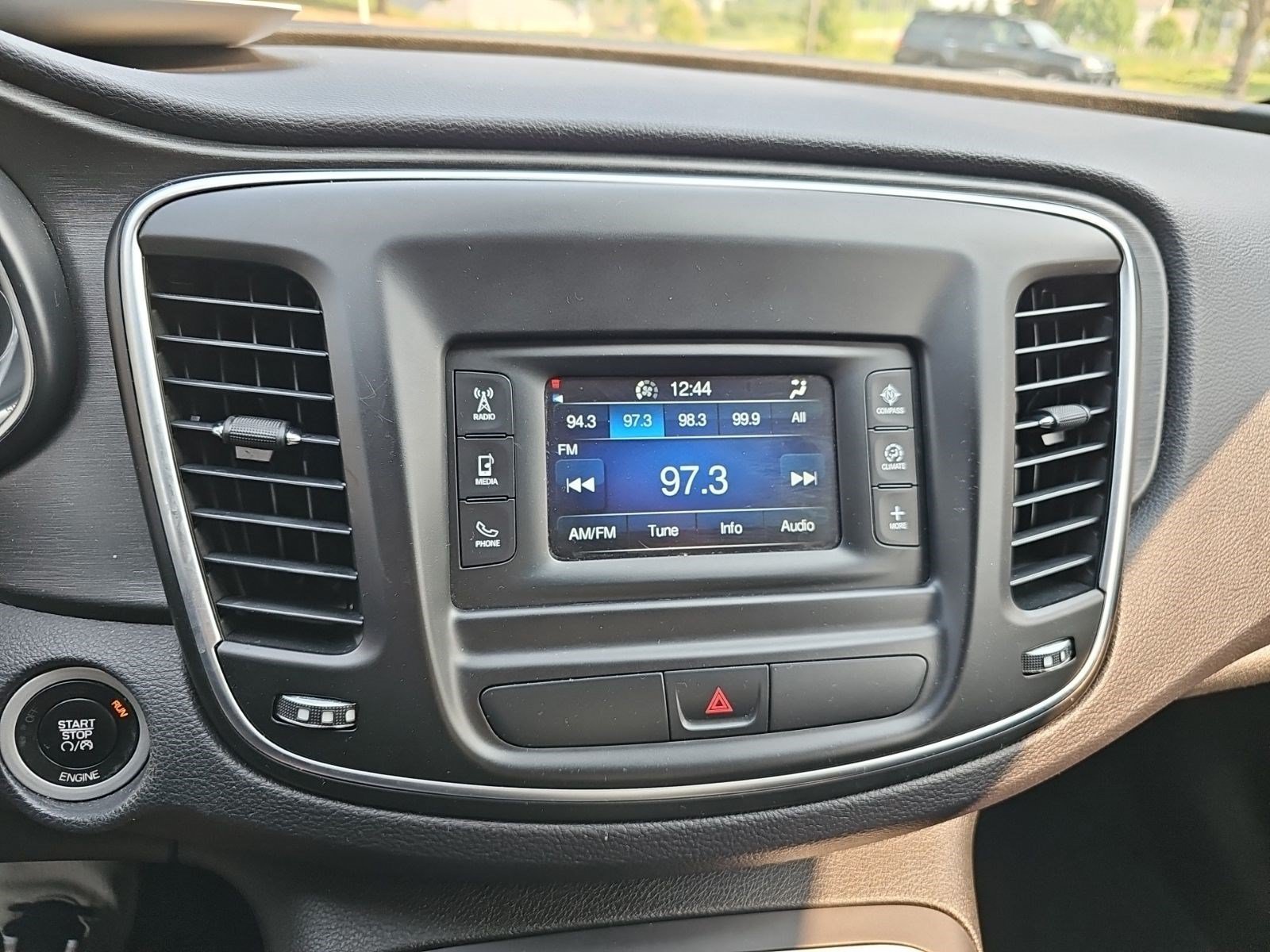 Used 2015 Chrysler 200 Limited FWD image 21