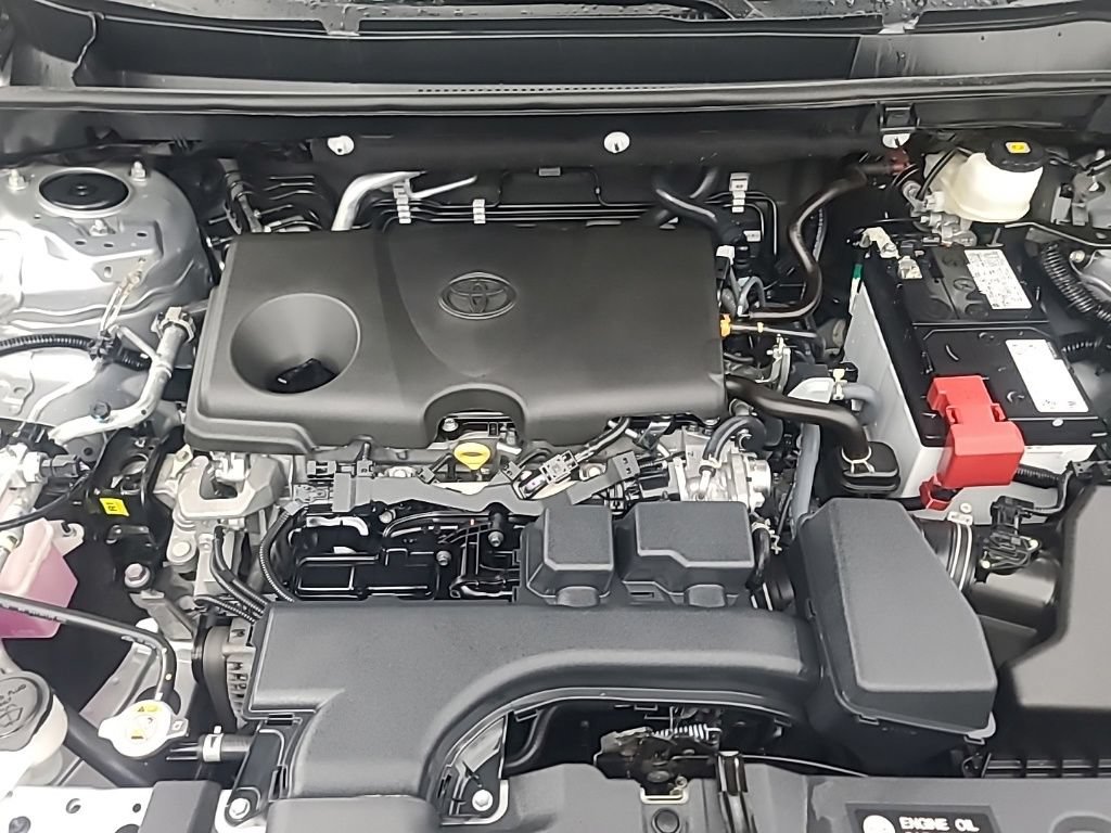 Used 2025 Toyota RAV4 XLE AWD/4WD image 37